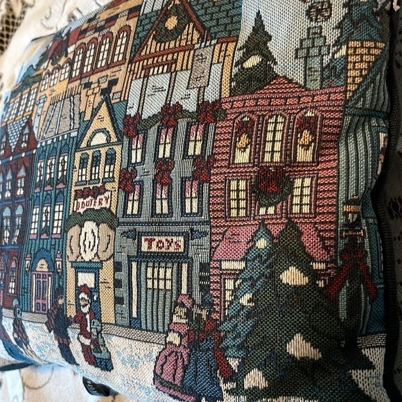 🌟Host  Pick🌟 DAKOTAH Tapestry Accent Town Village Scene Pillow - Picture 8 of 9